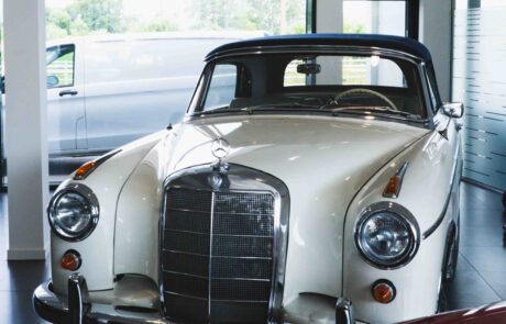 Mercedes Oldtimer in Weiß